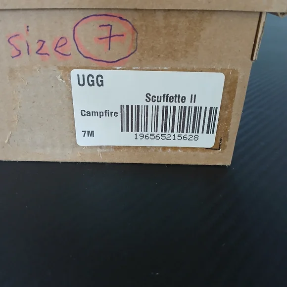 Brand New In Box, Womens UGG gray Slippers. Size 7. - Picture 5 of 6